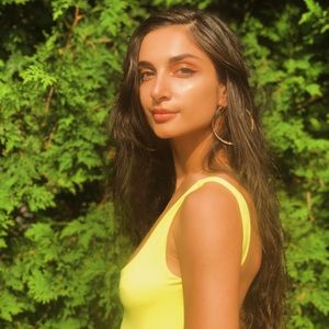 Meet your posher, Sabrina